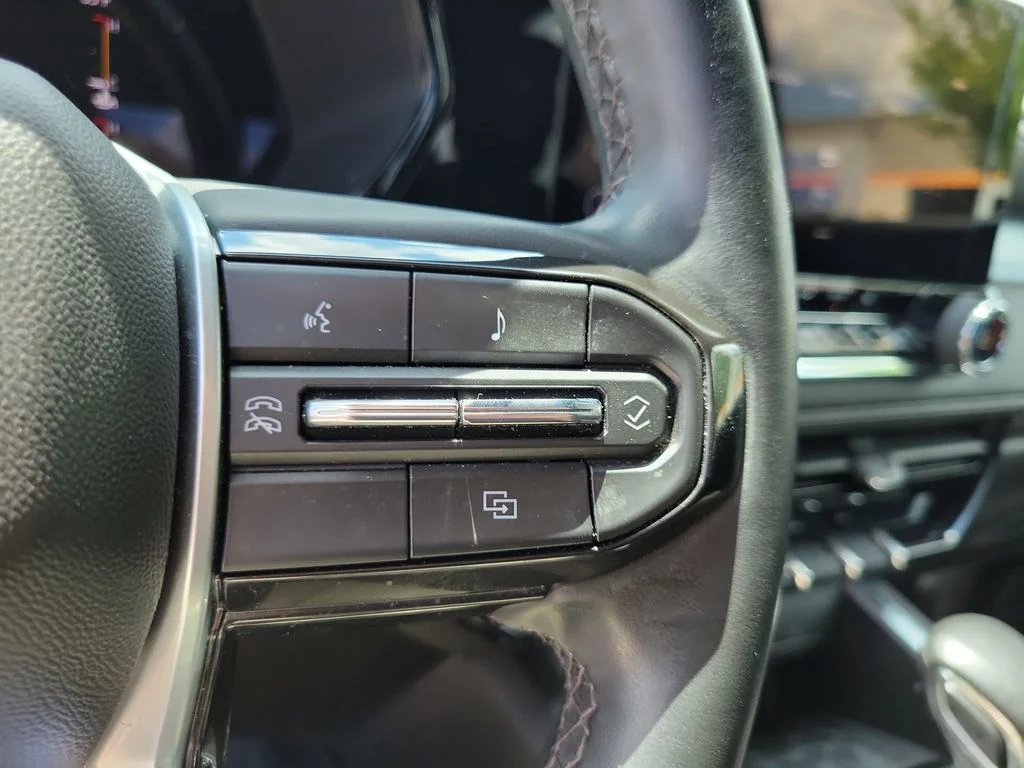 Used 2023 White Chevrolet LT image 21