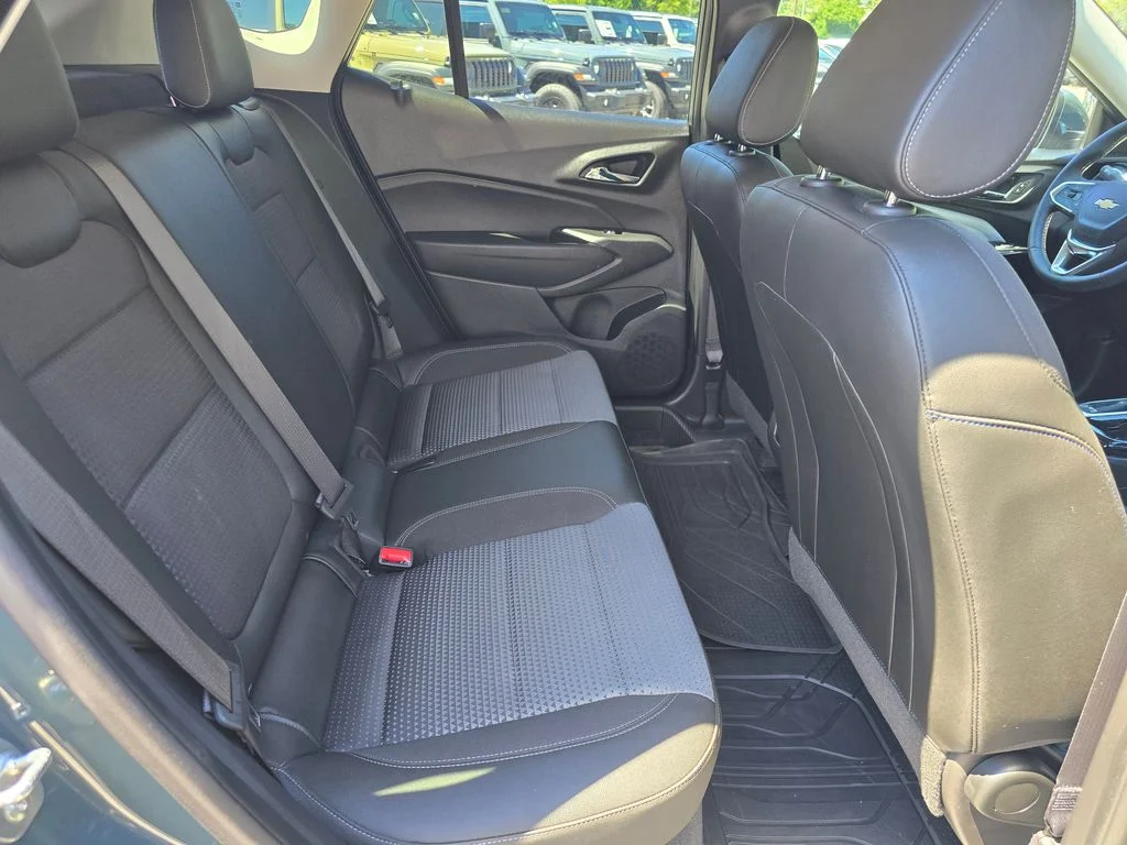 Used 2025 Gray Chevrolet LT image 25