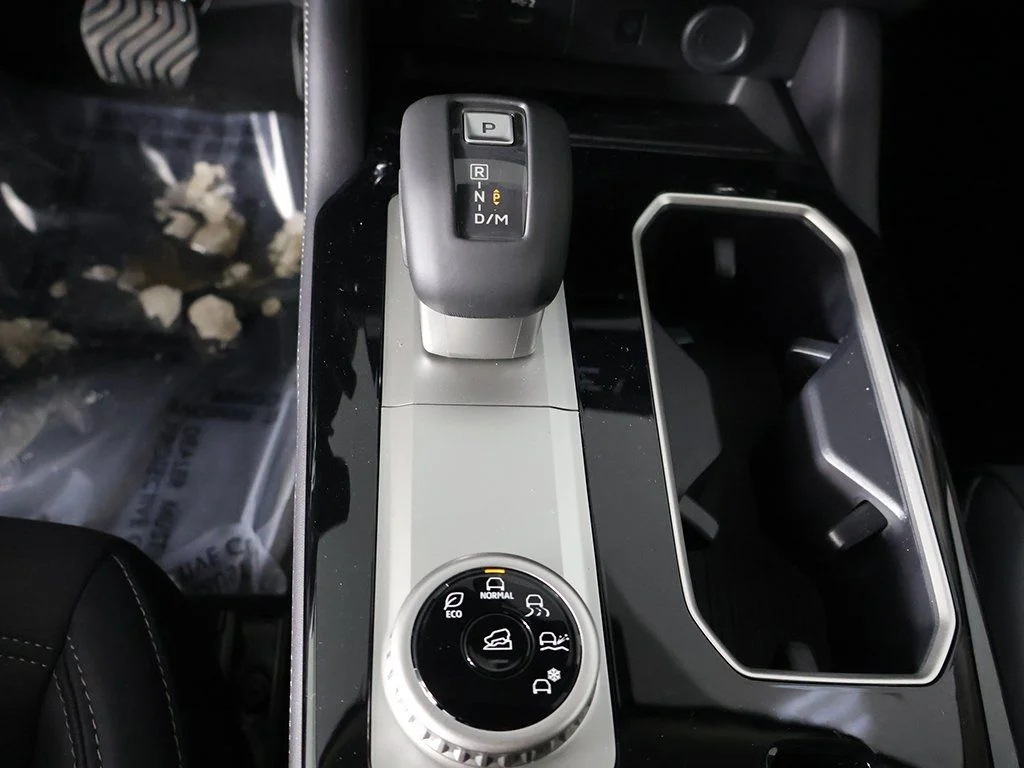 New 2026 Black Mitsubishi SE image 44