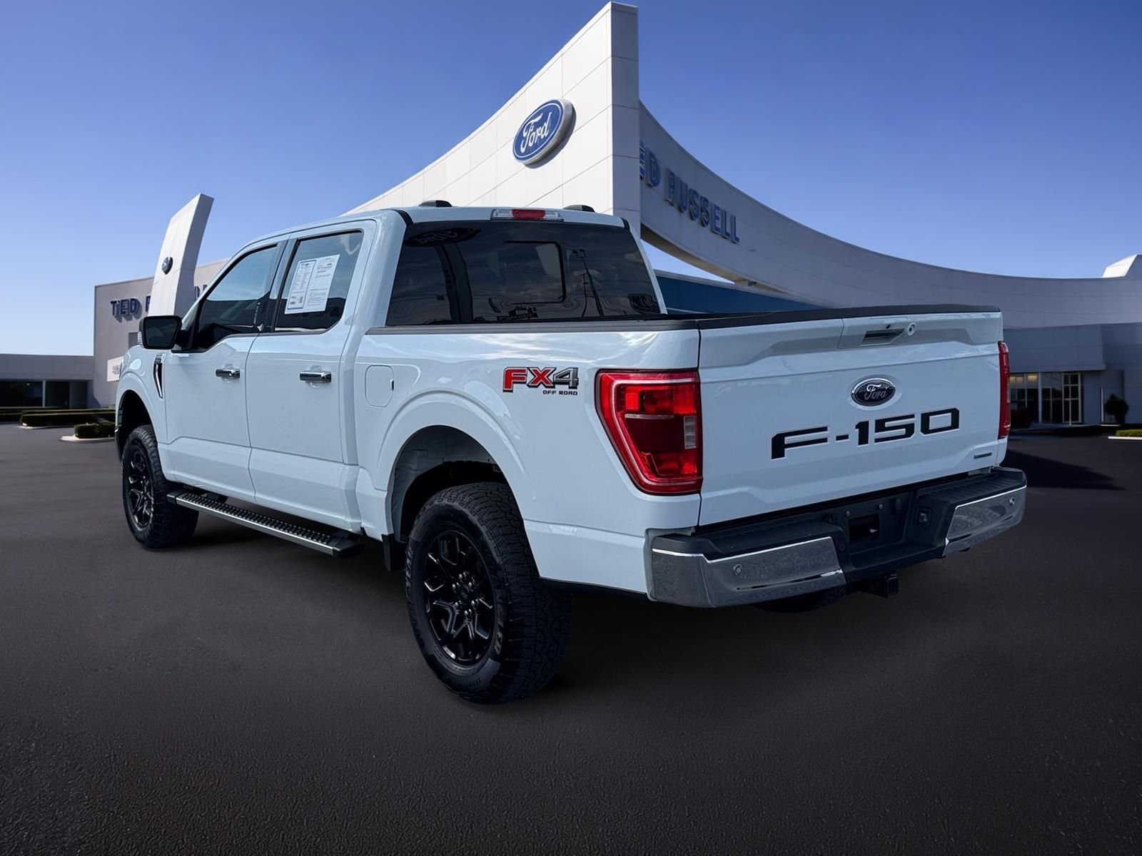 Certified Used 2022 Oxford White Ford XLT image 8