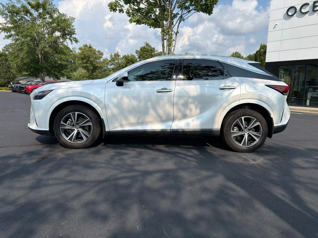 Used 2023 White Lexus 350 Premium image 8