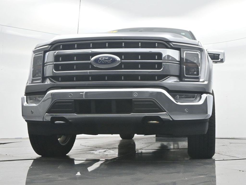 Used 2023 Gray Metallic Ford LARIAT image 33