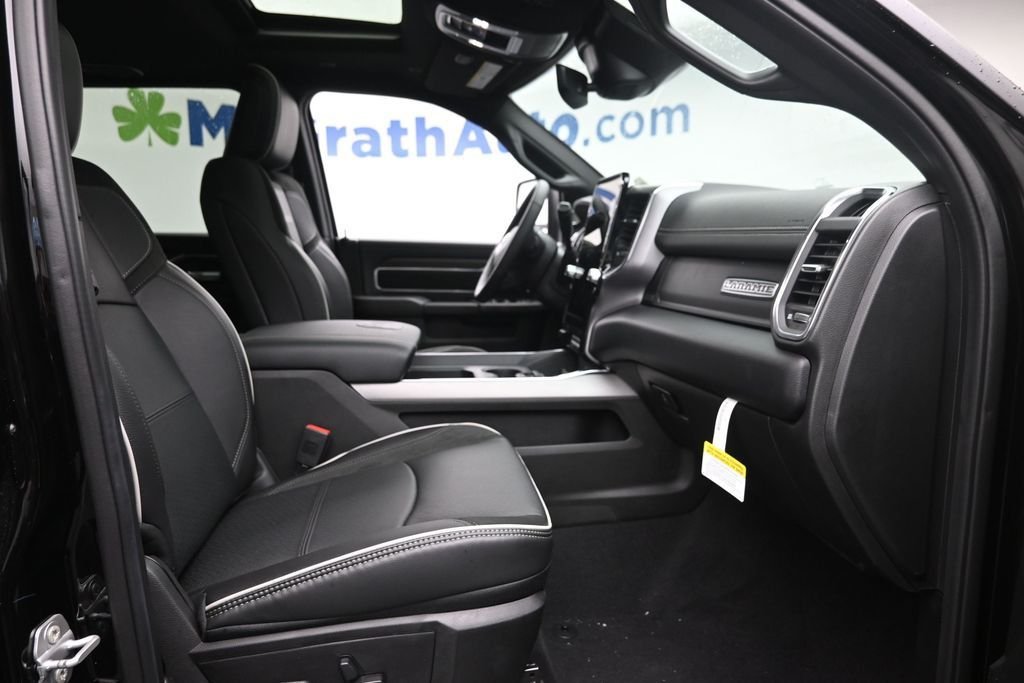 New 2026 Diamond Black Crystal Pearl-Coat Exterior Paint RAM Laramie image 9