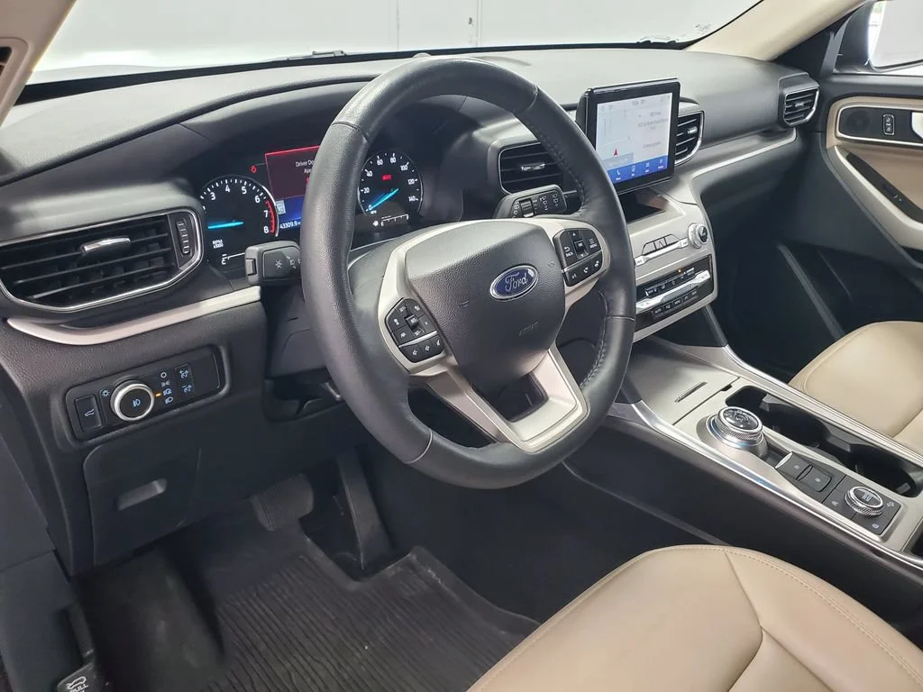 Used 2024 Black Ford XLT image 7