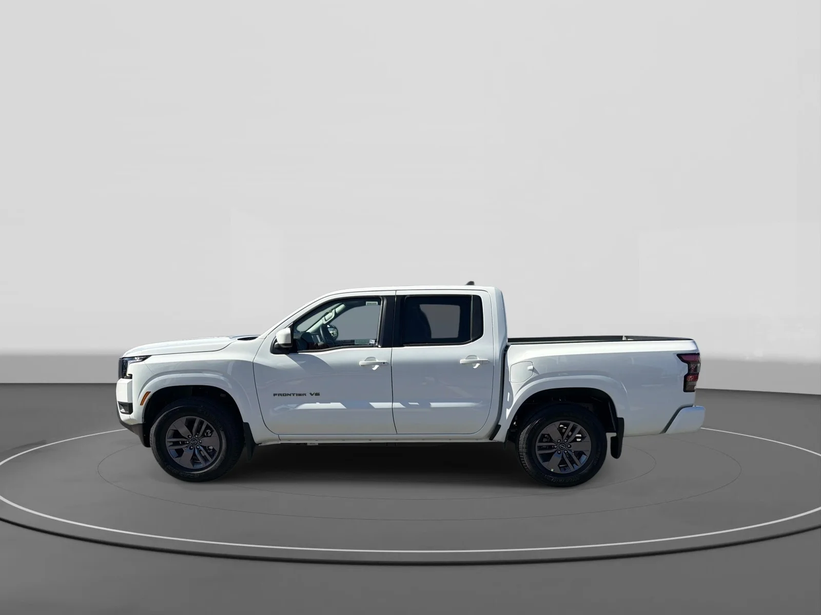 New 2027 Glacier White Nissan SV image 4