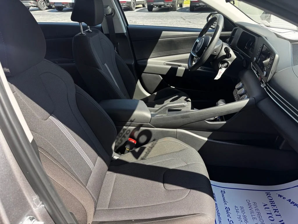 Used 2026 Fluid Metal Hyundai SE image 13