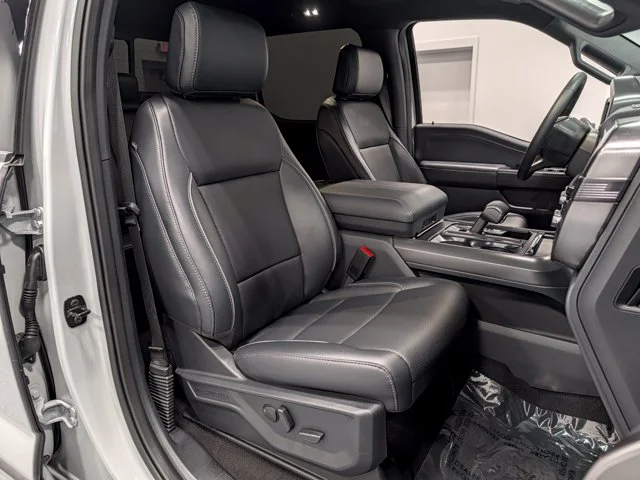 Used 2026 White Ford Lariat image 31