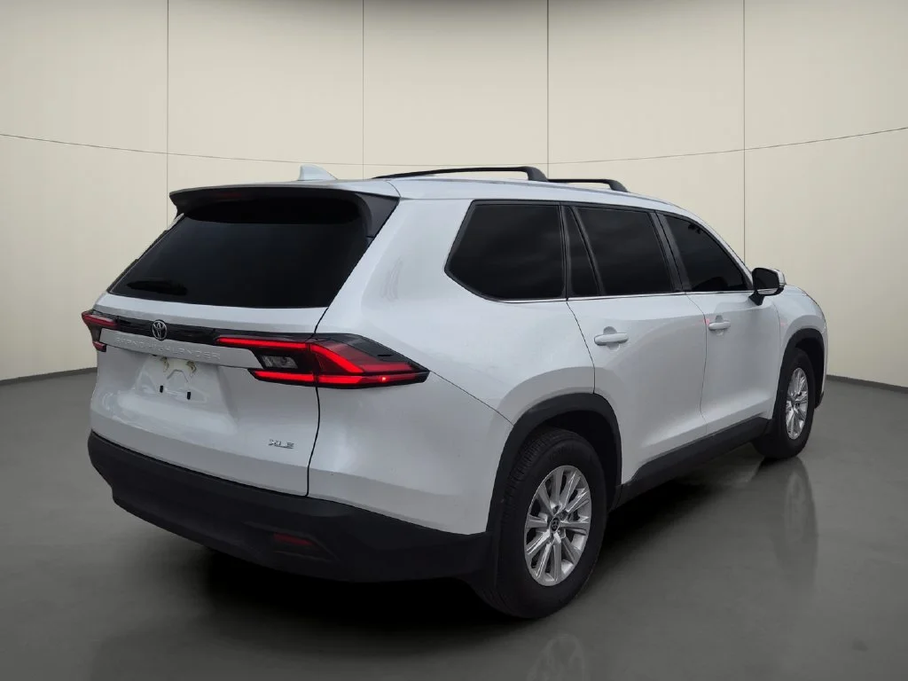 Used 2025 Beige Toyota XLE image 7