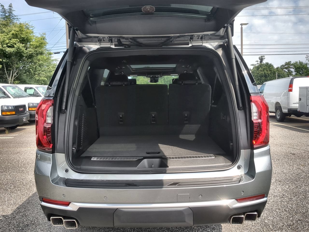 2026 GMC Yukon XL Denali - Photo 27
