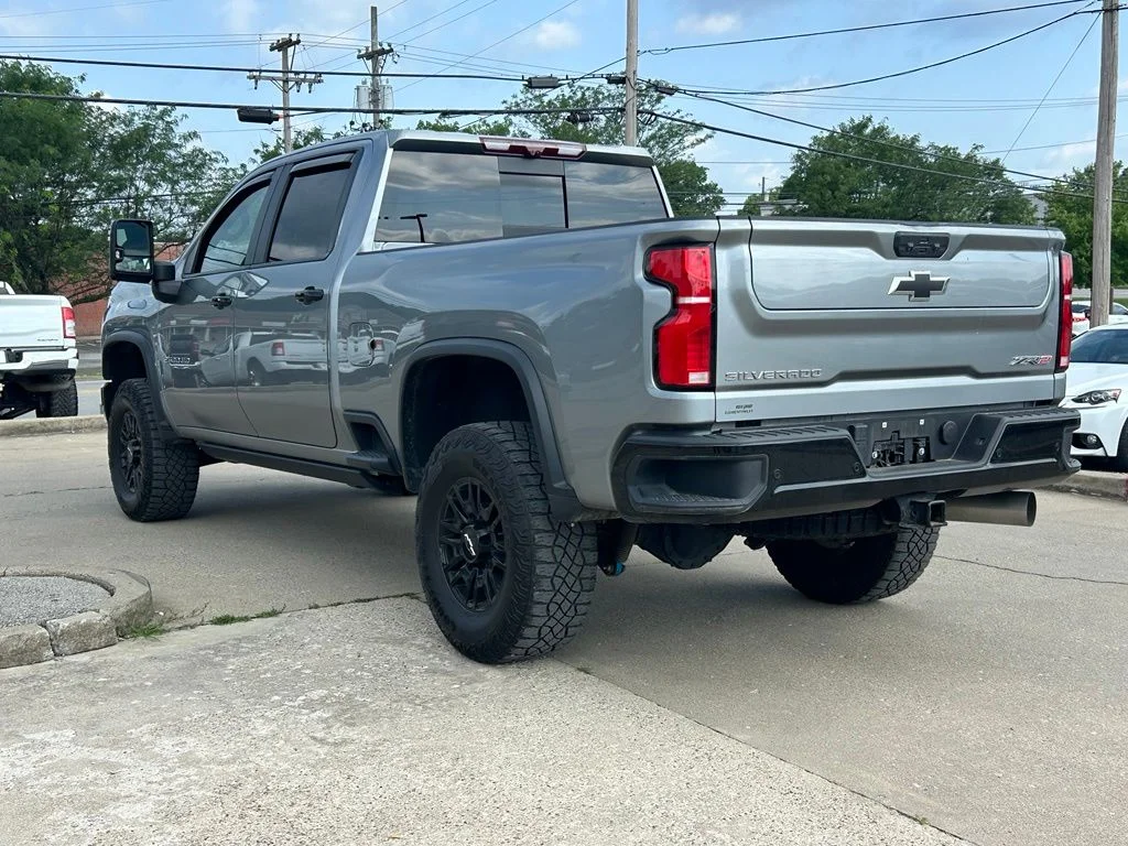 Used 2025 Gray Chevrolet ZR2 image 8