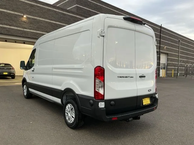New 2026 Oxford White Ford Base image 6