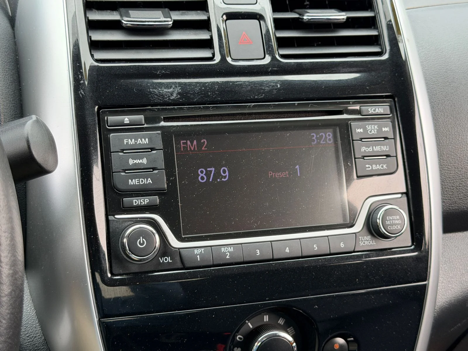 Used 2017 Khaki Nissan 1.6 SV image 5
