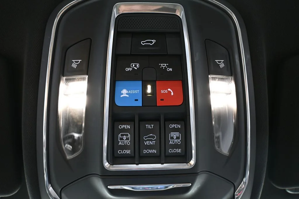 Used 2024 Silver Jeep 4xe image 26