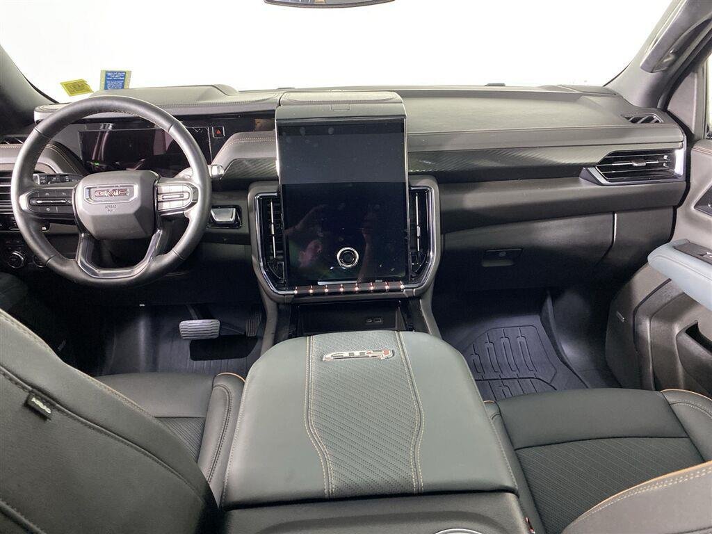 Used 2025 Onyx Black GMC AT4 image 2
