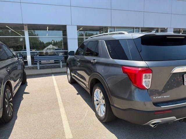 Used 2020 Gray Ford Limited image 3