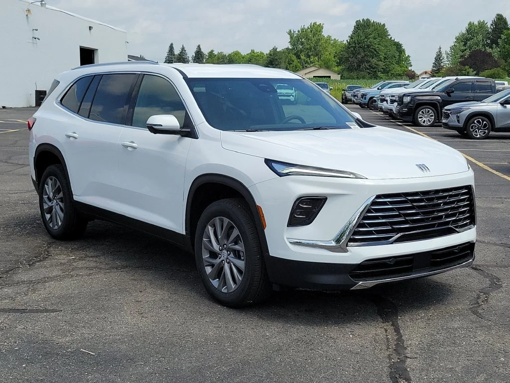 New 2026 Summit White Buick Preferred image 2