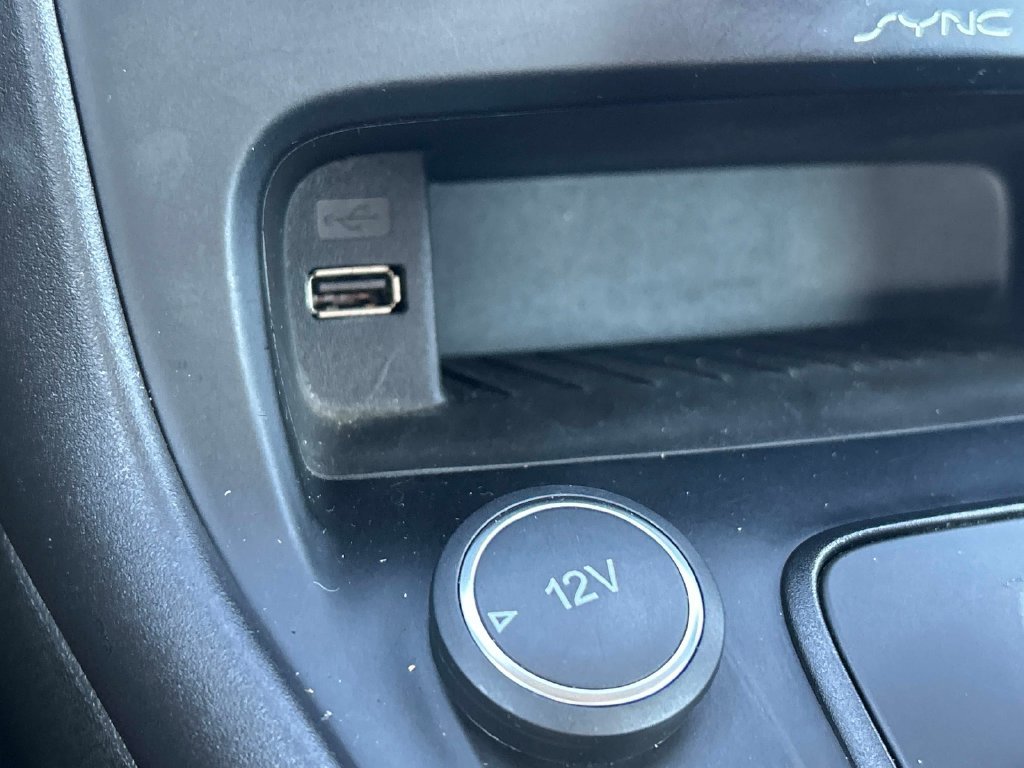 Used 2015 Black Ford SE image 22