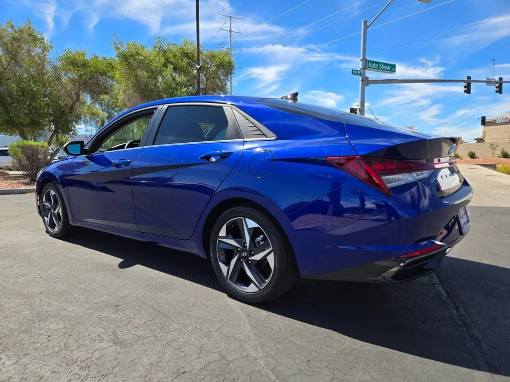Used 2022 Intense Blue Hyundai Limited image 4