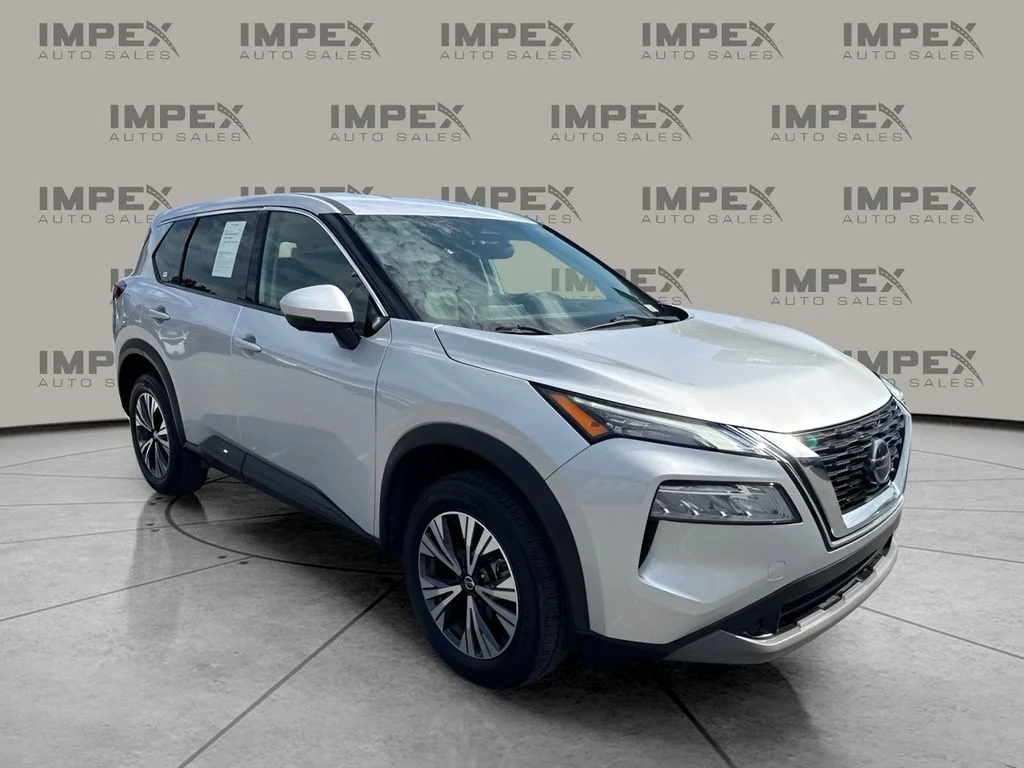 Used 2021 Silver Nissan SV image 4