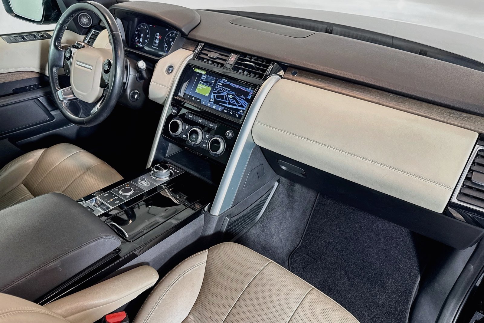 Used 2019 Santorini Black Metallic Land Rover HSE image 24