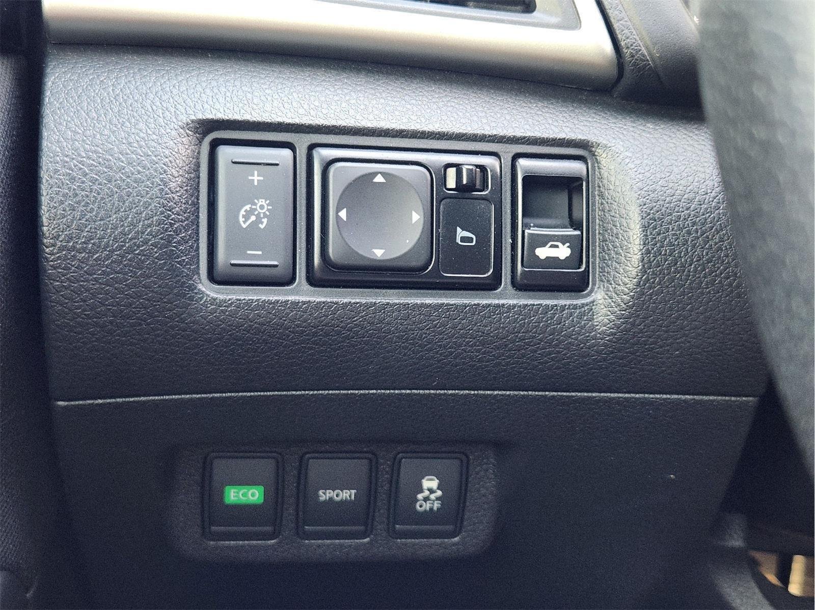 Used 2016 Super Black Nissan SV image 23