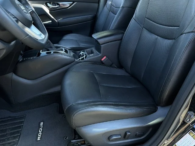 Used 2019 Black Nissan SL image 21