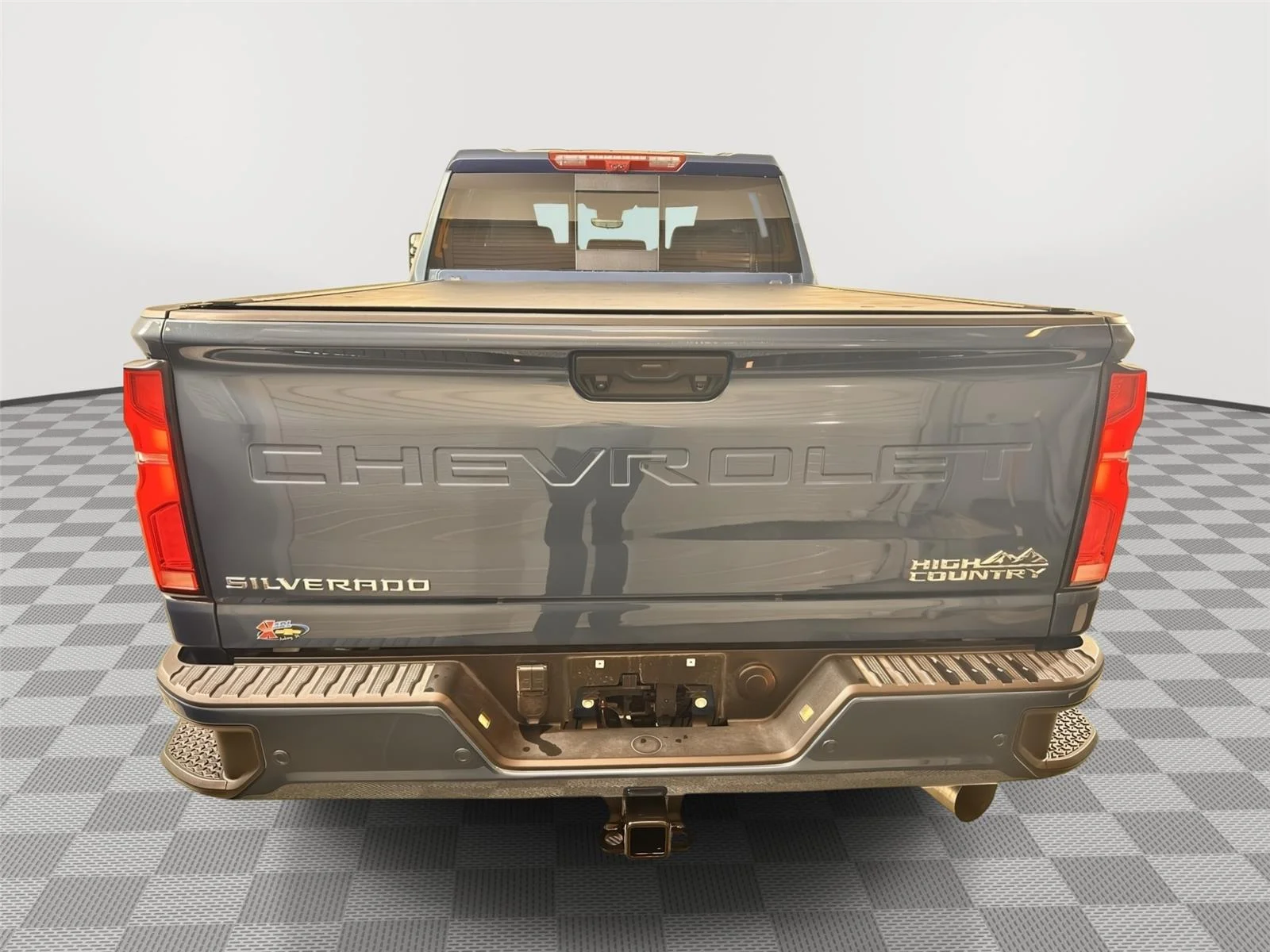 Used 2024 Lakeshore Blue Metallic Chevrolet High Country image 18