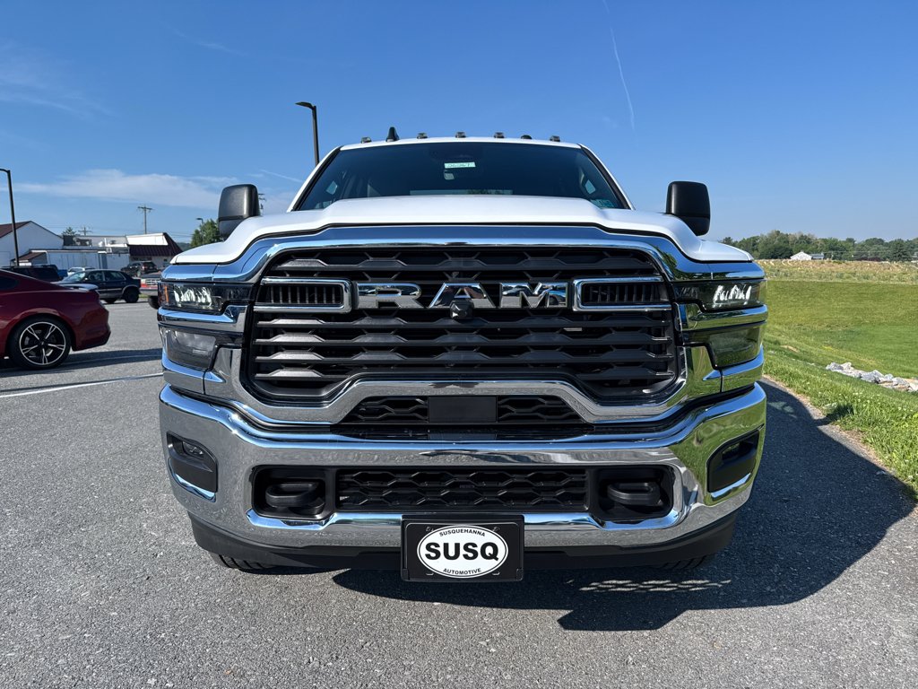 New 2026 Bright White Clear-Coat Exterior Paint RAM Tradesman image 2