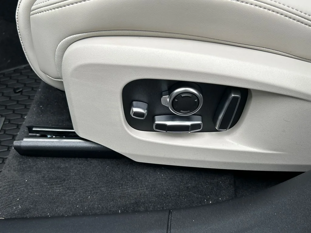 2026 Jaguar F-Pace R-Dynamic S - Photo 11