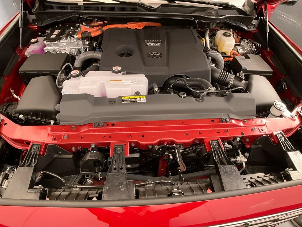 New 2026 Supersonic Red Toyota Platinum image 33