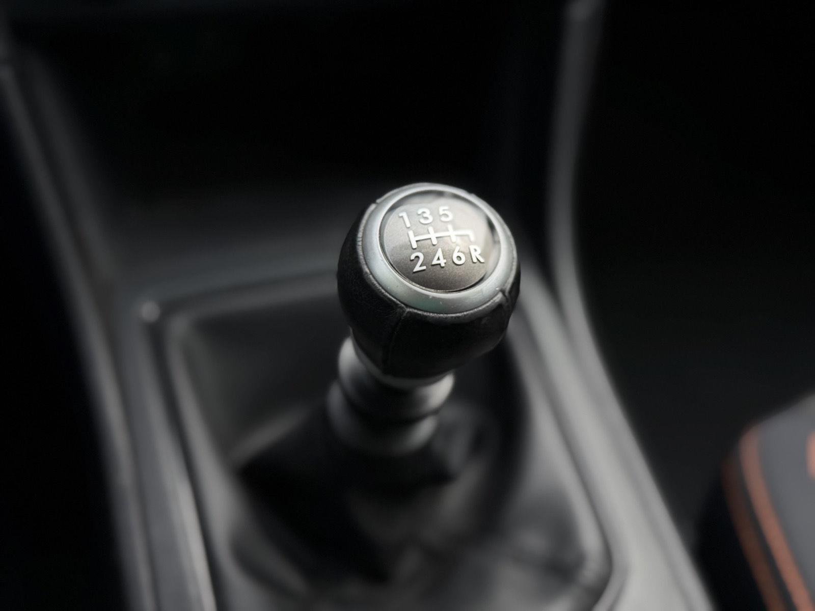 Used 2023 Ice Silver Metallic Subaru Premium image 9