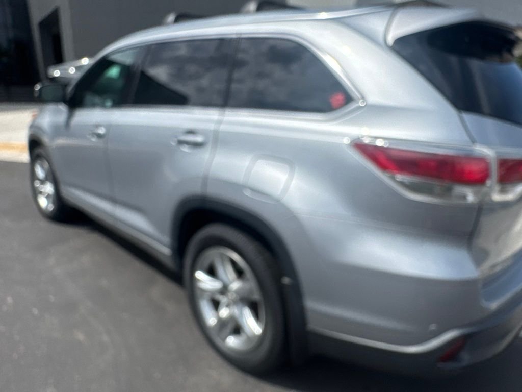 Used 2014 Silver Toyota Limited image 5