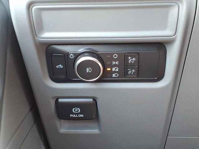 Used 2022  Ford XL image 20
