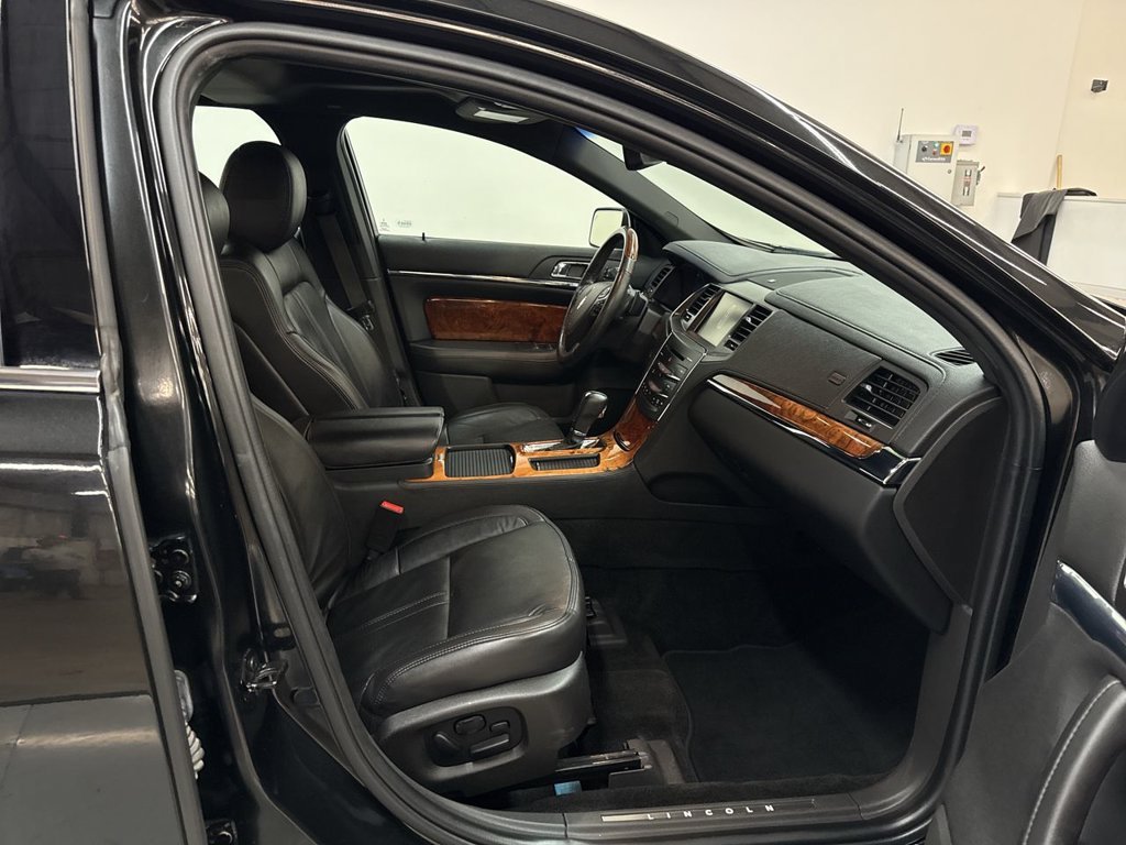 Used 2015 Tuxedo Black Lincoln Base image 16