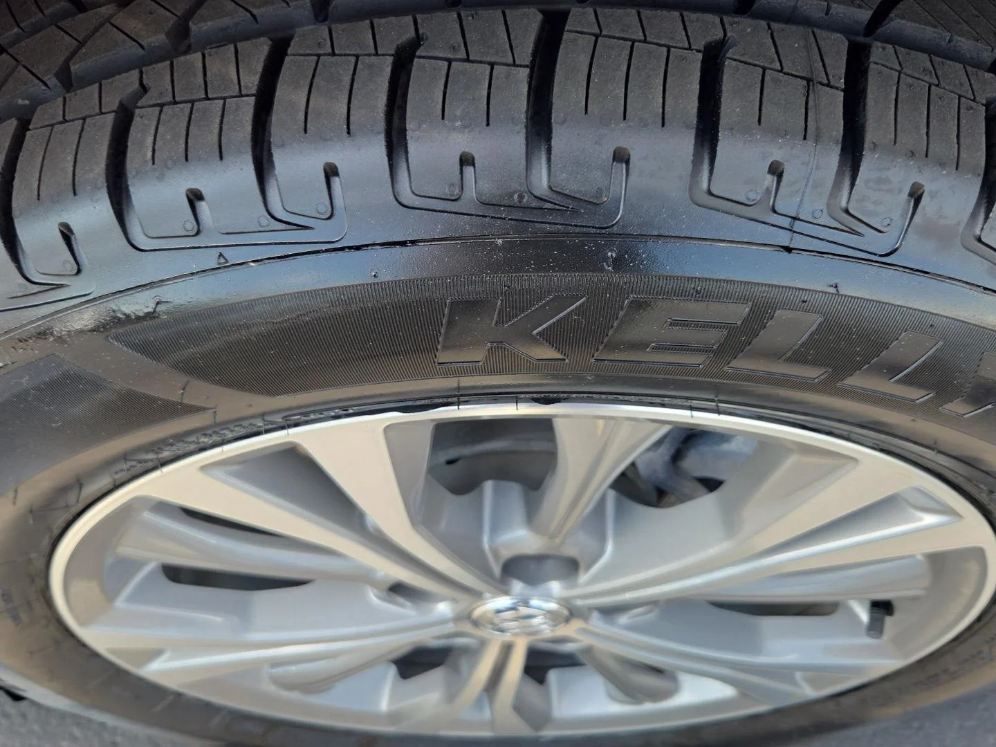 Used 2022 Cinnabar Metallic Buick Preferred image 3