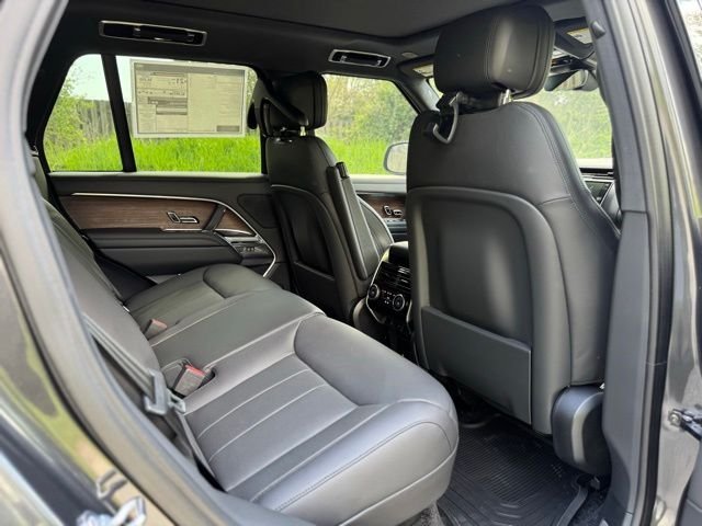 New 2026 Carpathian Grey Land Rover SE image 16