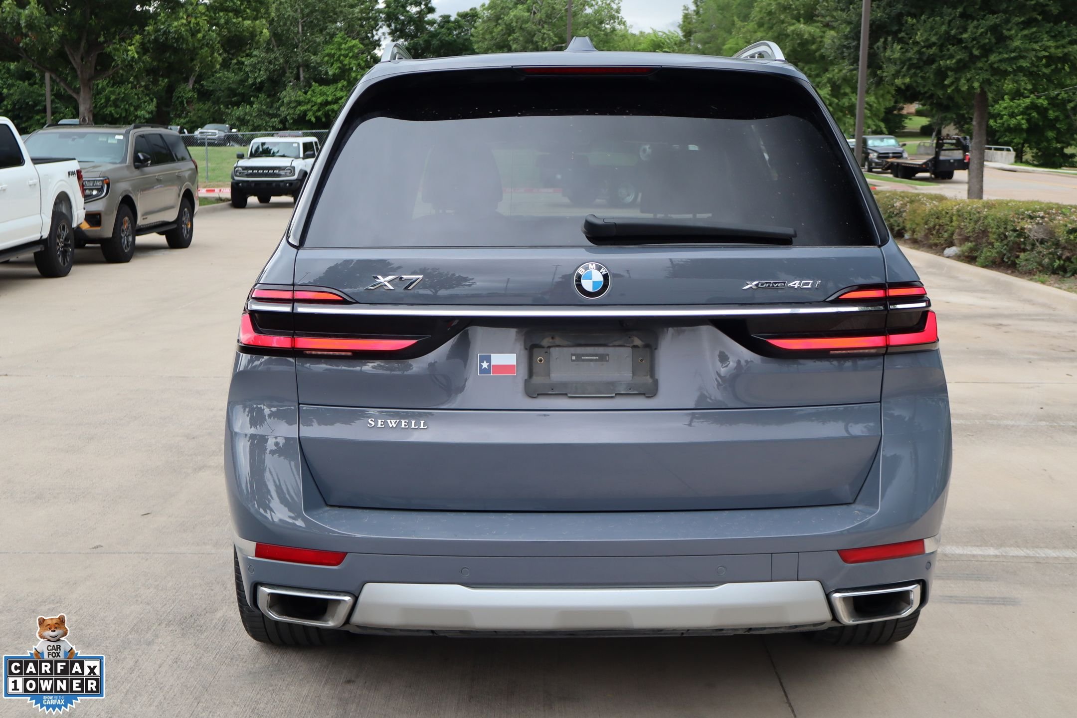 Used 2024  BMW xDrive40i image 4