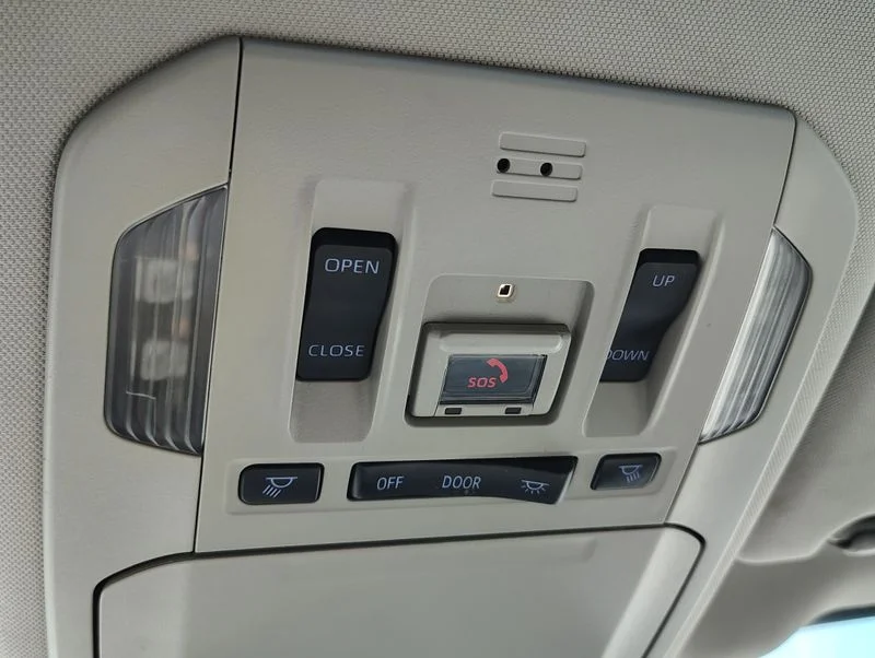 Used 2022 Silver Toyota XLE image 40