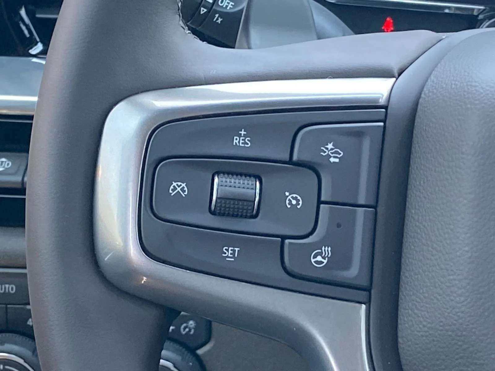 2025 Chevrolet Silverado 1500 LTZ - Photo 9