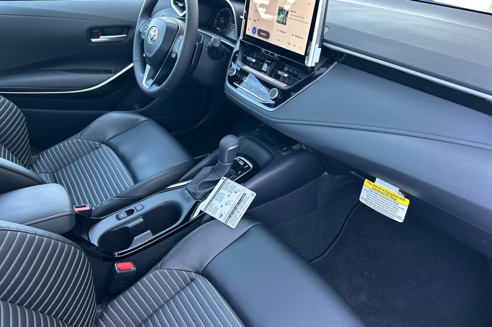 2026 Toyota Corolla XSE - Photo 15