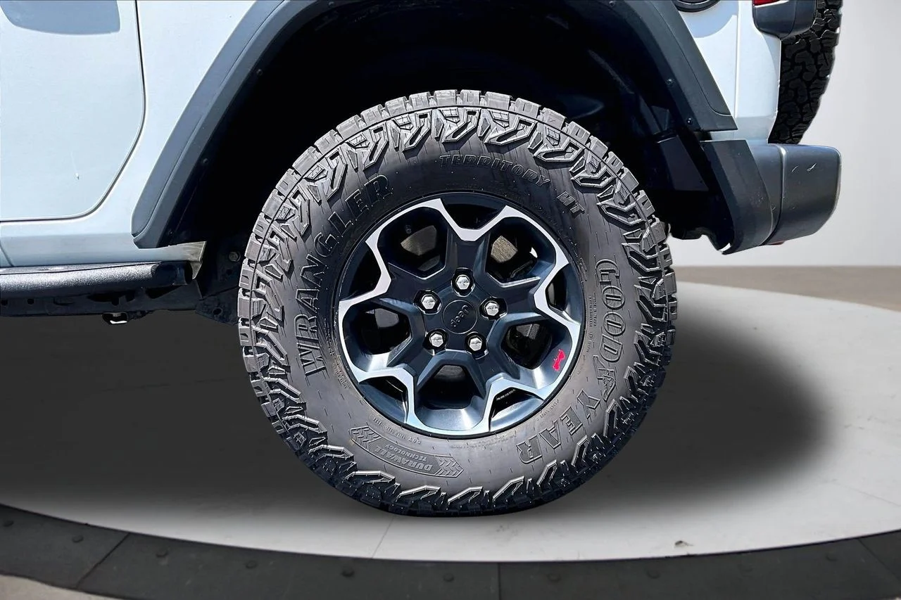 Used 2023 White Jeep Rubicon image 34