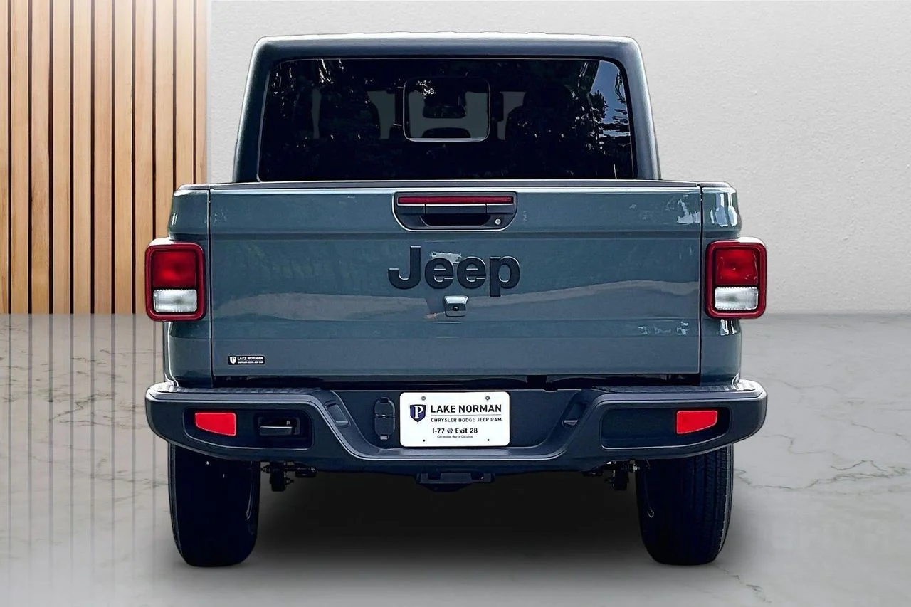 New 2026 Anvil Clear-Coat Exterior Paint Jeep Sport S image 8