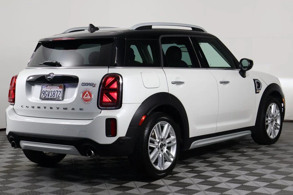 Certified Used 2024 White Metallic MINI Signature image 4