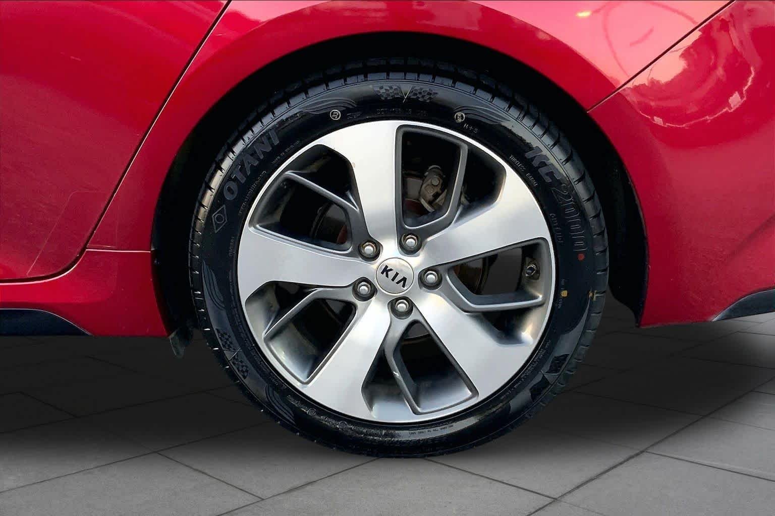 Used 2019 Passion Red Kia S image 10