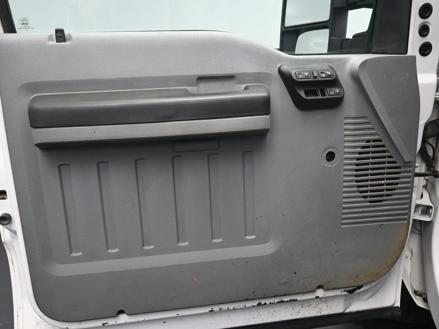 Used 2015 Oxford White Ford XL image 16