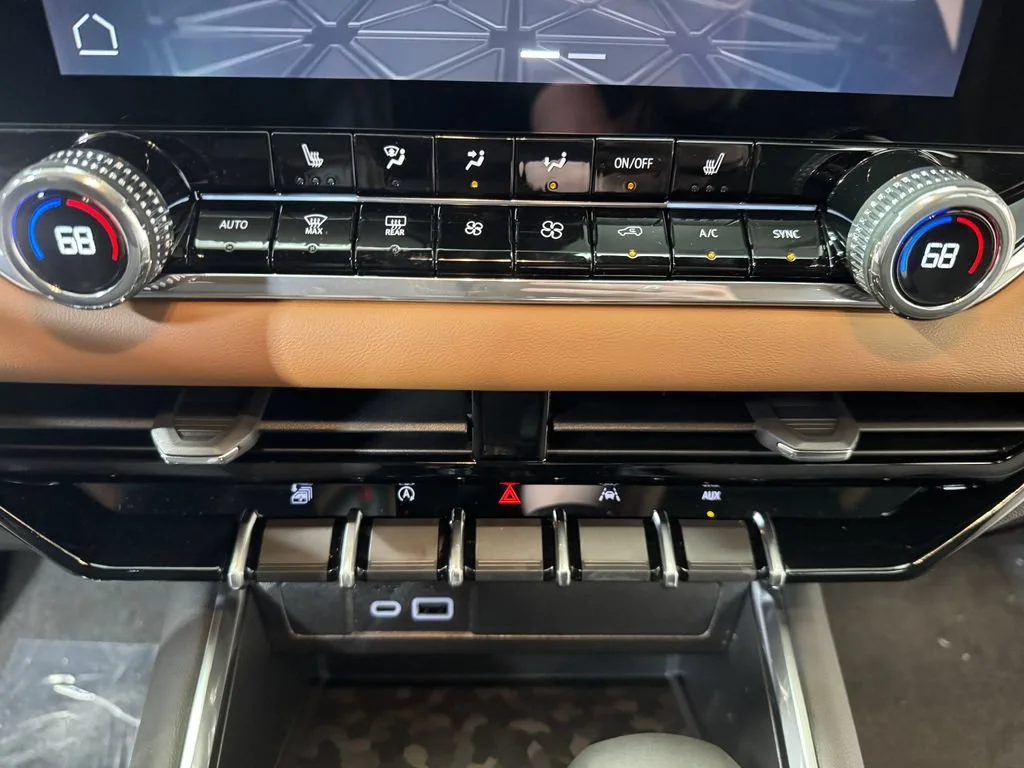 2026 GMC Canyon AT4 - Photo 13