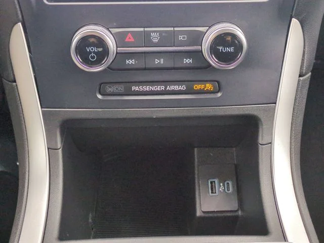 Used 2024 Silver Ford SE image 23