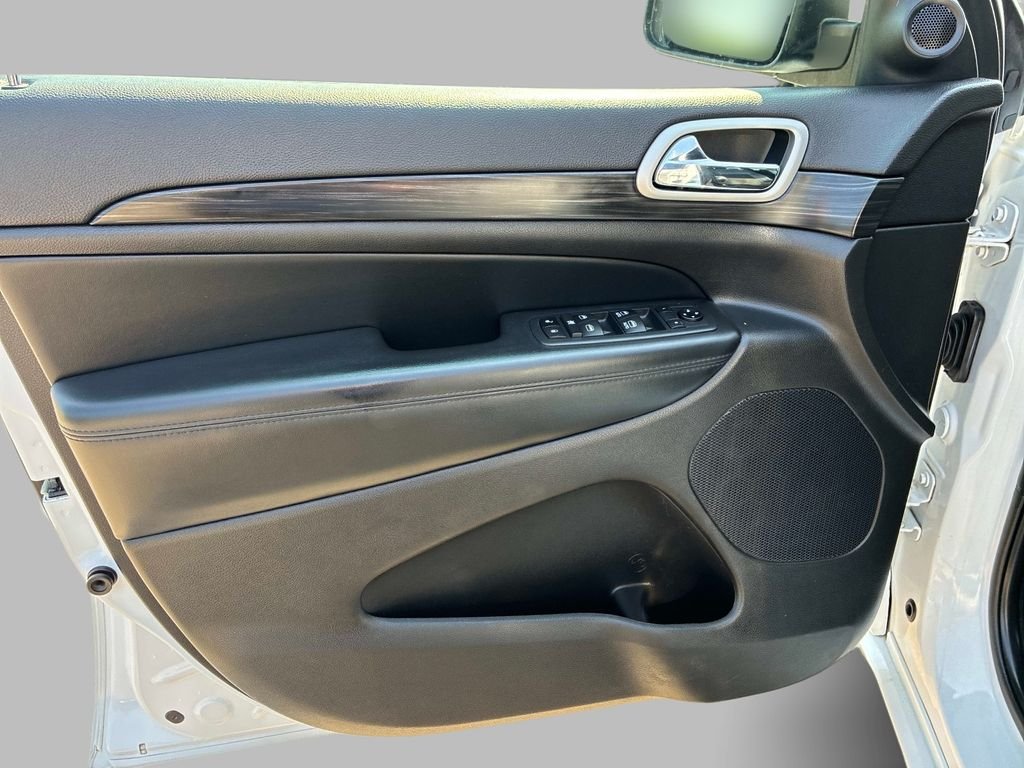 Used 2021 White Jeep Laredo X image 20