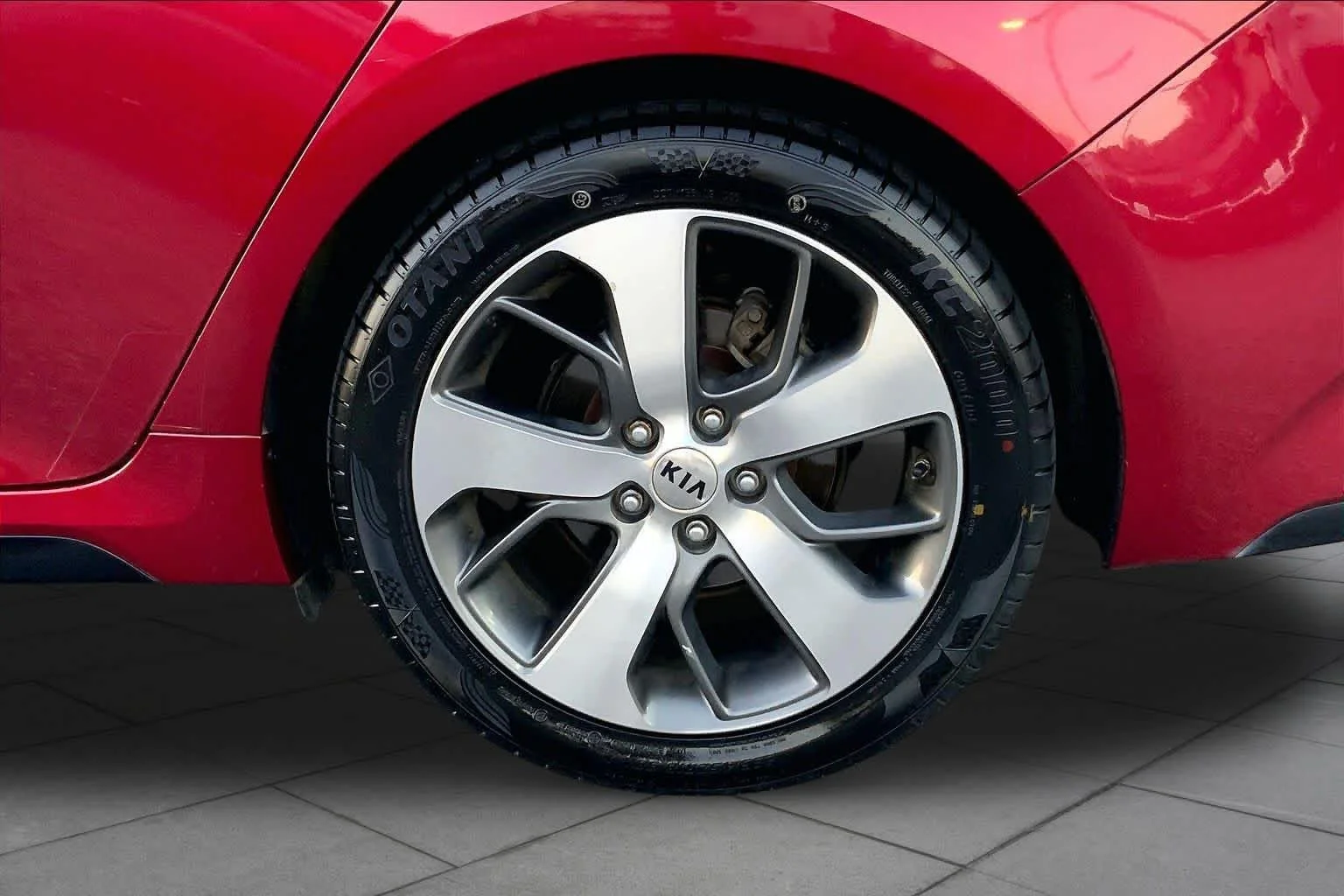 Used 2019 Passion Red Kia S image 9