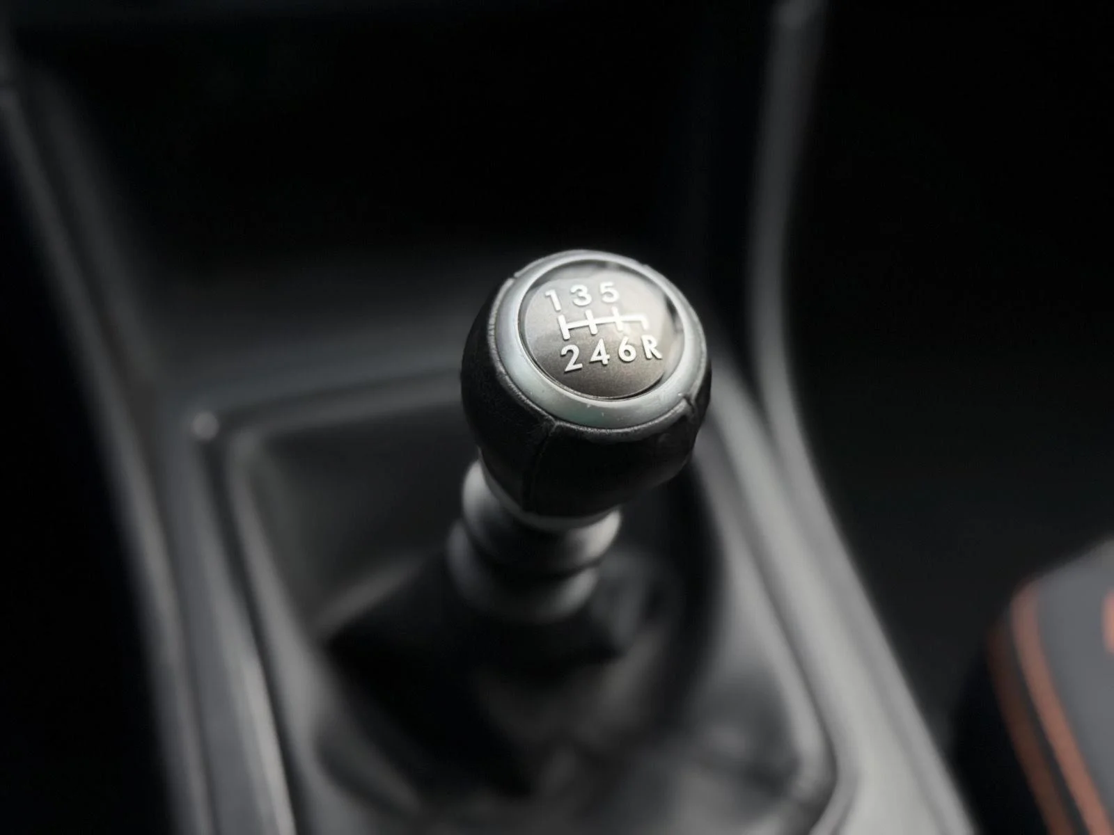 Used 2023 Ice Silver Metallic Subaru Premium image 9